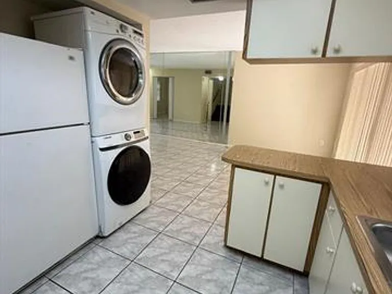 5232 SW 122nd Ter #Townhouse 5232 — Photo 5