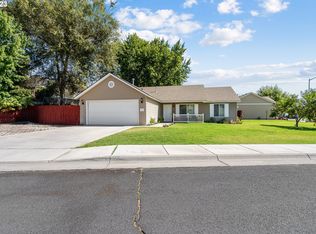 1574 SW Meadow View Dr, Hermiston, OR 97838