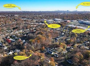 175 Kennedy Ct, Paramus, NJ 07652