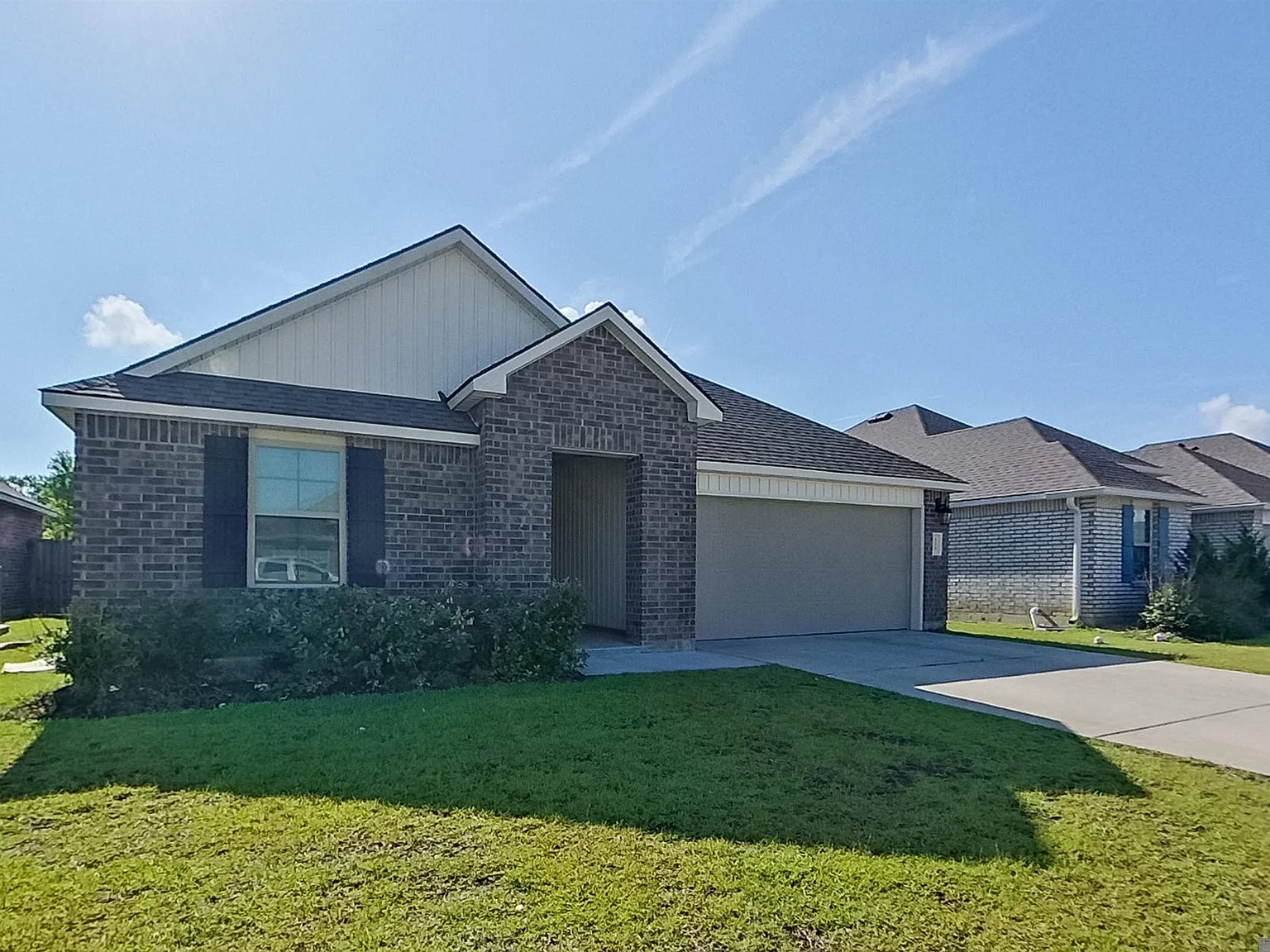 4 bed, 1786 sqft, $2,045 — Photo 2