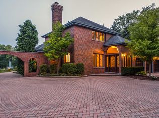 291 W Deerpath, Lake Forest, IL 60045