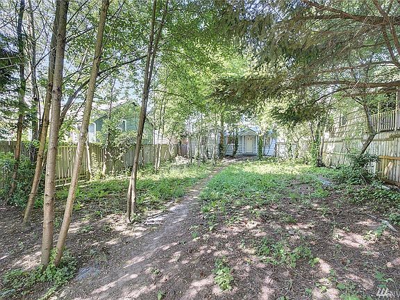 3rd image of 10329 Interlake Ave N