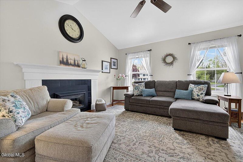 4th image of 20 Aberdeen Way