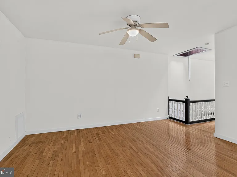 4307 Locust St #3 — Photo 5