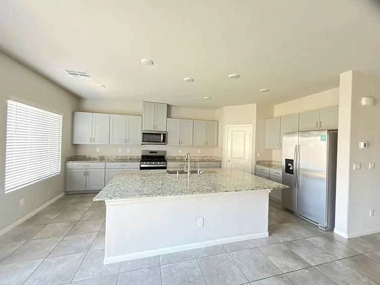 1180 Pitaya Ct — Photo 5