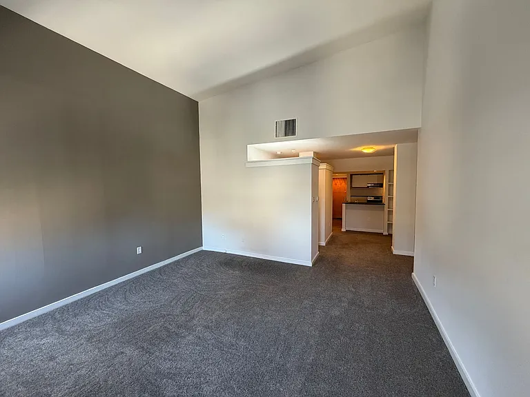 237 Chestnut St #1-403 — Photo 6
