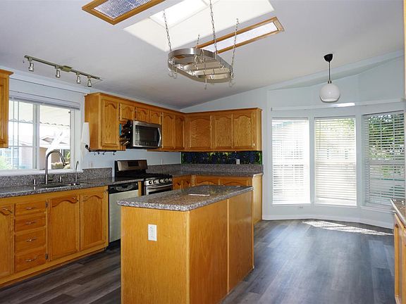 3rd image of 1225 Vienna Dr Space 224