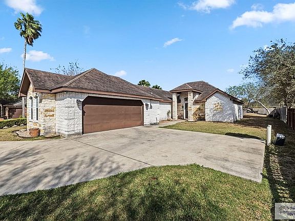 2nd image of 217 Chico Blvd