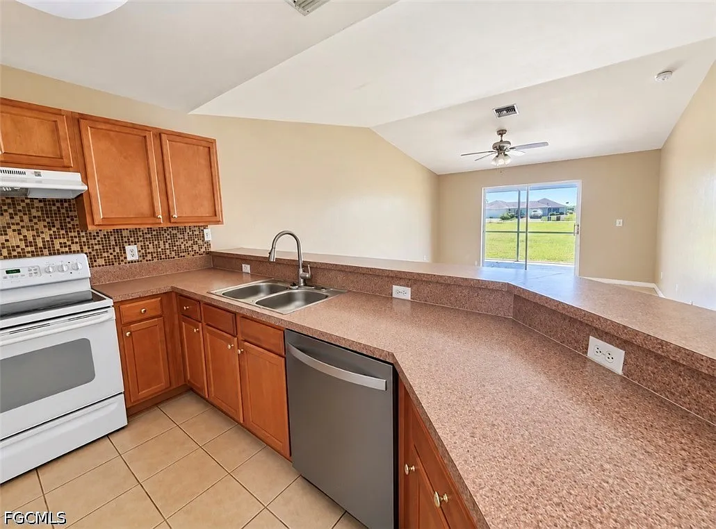 2 bed, 2.0 bath, 1169 sqft, $1,500 — Photo 4
