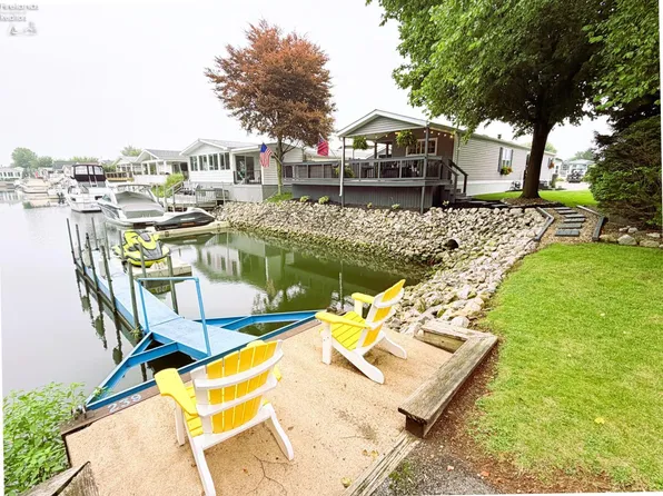 1600 N Harbor Crossing Rd, Lakeside Marblehead, OH 43440
