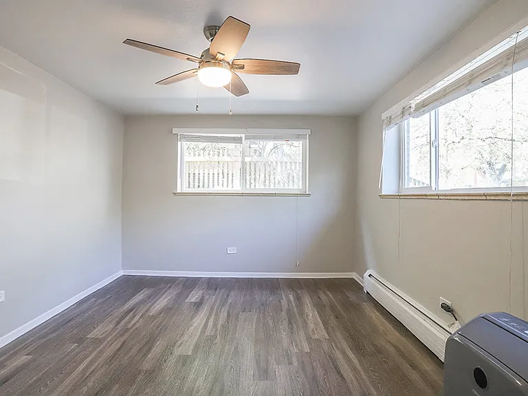1325 Madison St — Photo 14