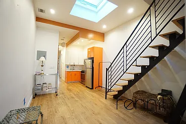 Rented by Rennit Inc.