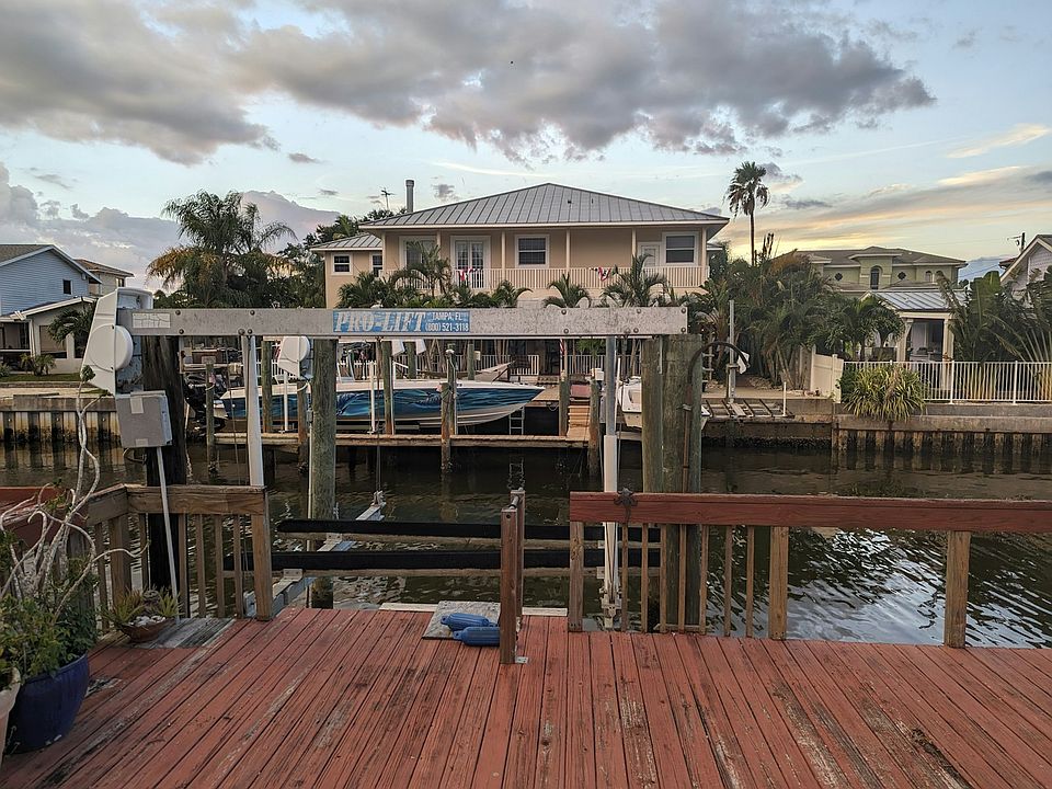 1st image of 2244 Lagoon Dr Room B