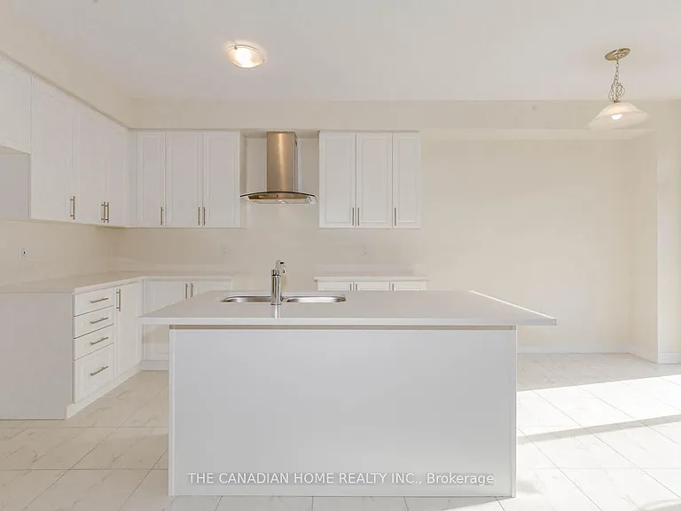 10 Sunflower Cres — Photo 13