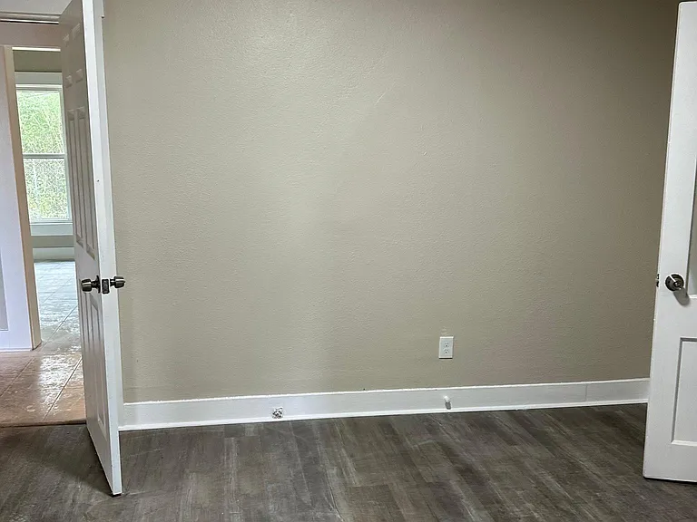 2739 Stark St — Photo 15