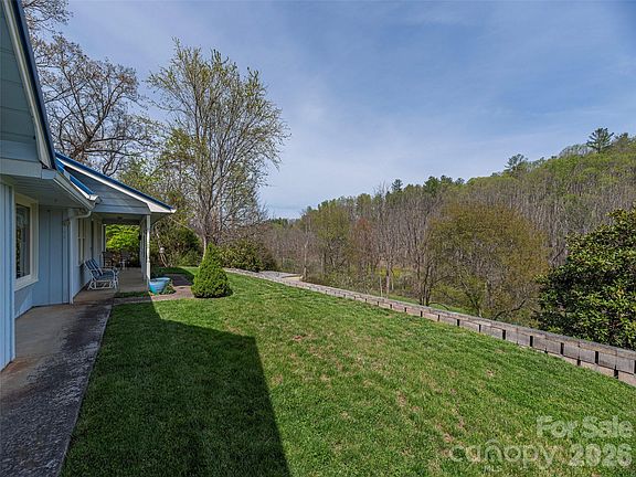 4th image of 444 Martin Branch Rd