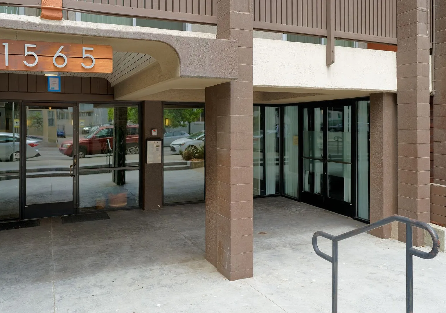 LakePark Apartments — Photo 1