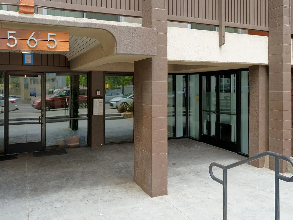 LakePark Apartments