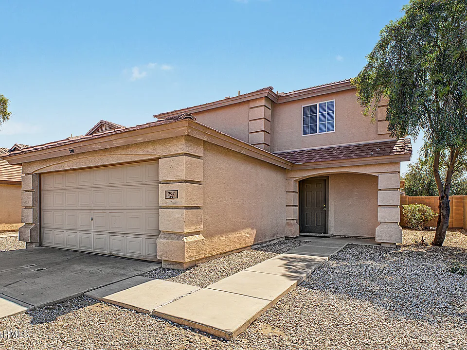 797 E Desert Holly Cir