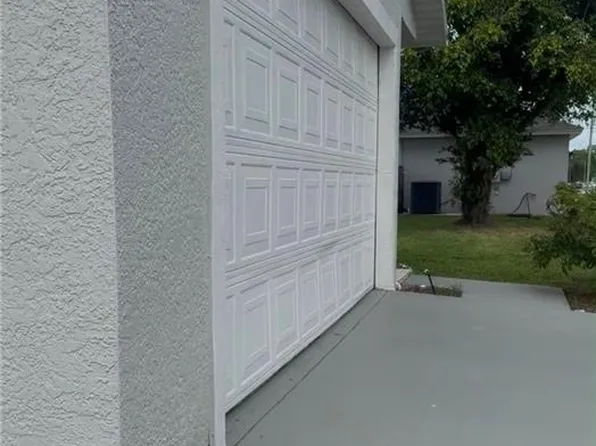 (undisclosed Address), LEE, FL 33976