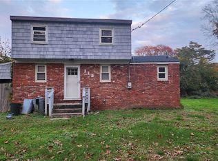 113 Lakeview Dr, Mastic Beach, NY 11951