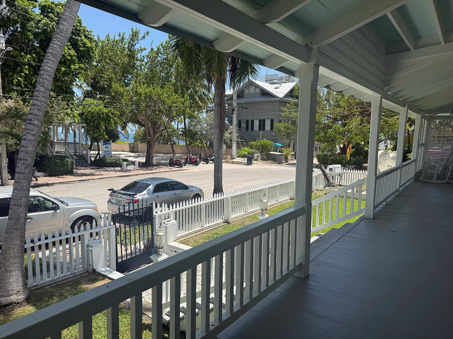 5 bed, 4000 sqft, $15,000 — Photo 3