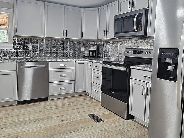 1468 Dutch Cove Rd, Canton, NC 28716