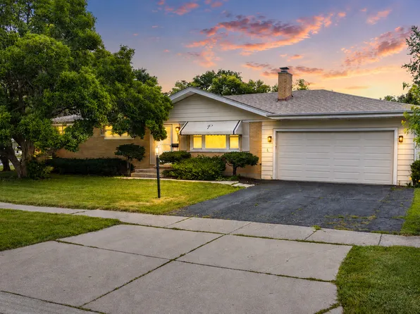 255 W Daniels Rd, Palatine, IL 60067