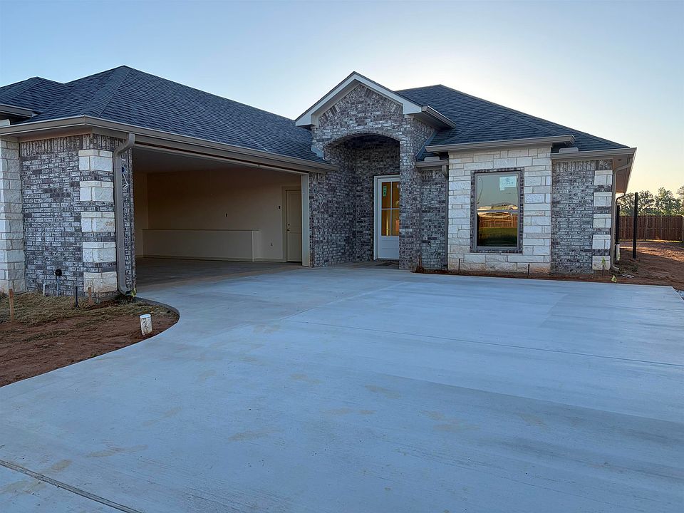 1st image of 105 Moonlight Dr