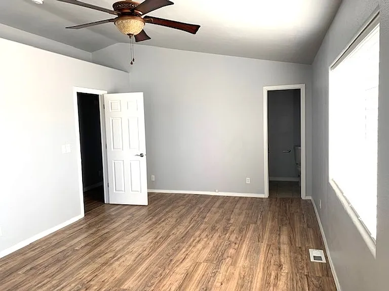 217 Blakeland Dr — Photo 11