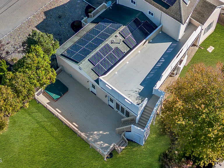 101 Clearwater Dr — Photo 36