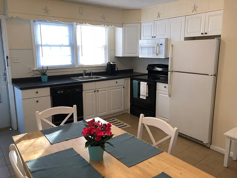 1600 Asbury Ave #F — Photo 15