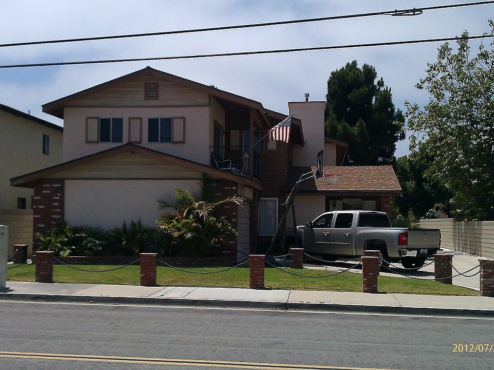 2nd image of 16761 Lynn Ln