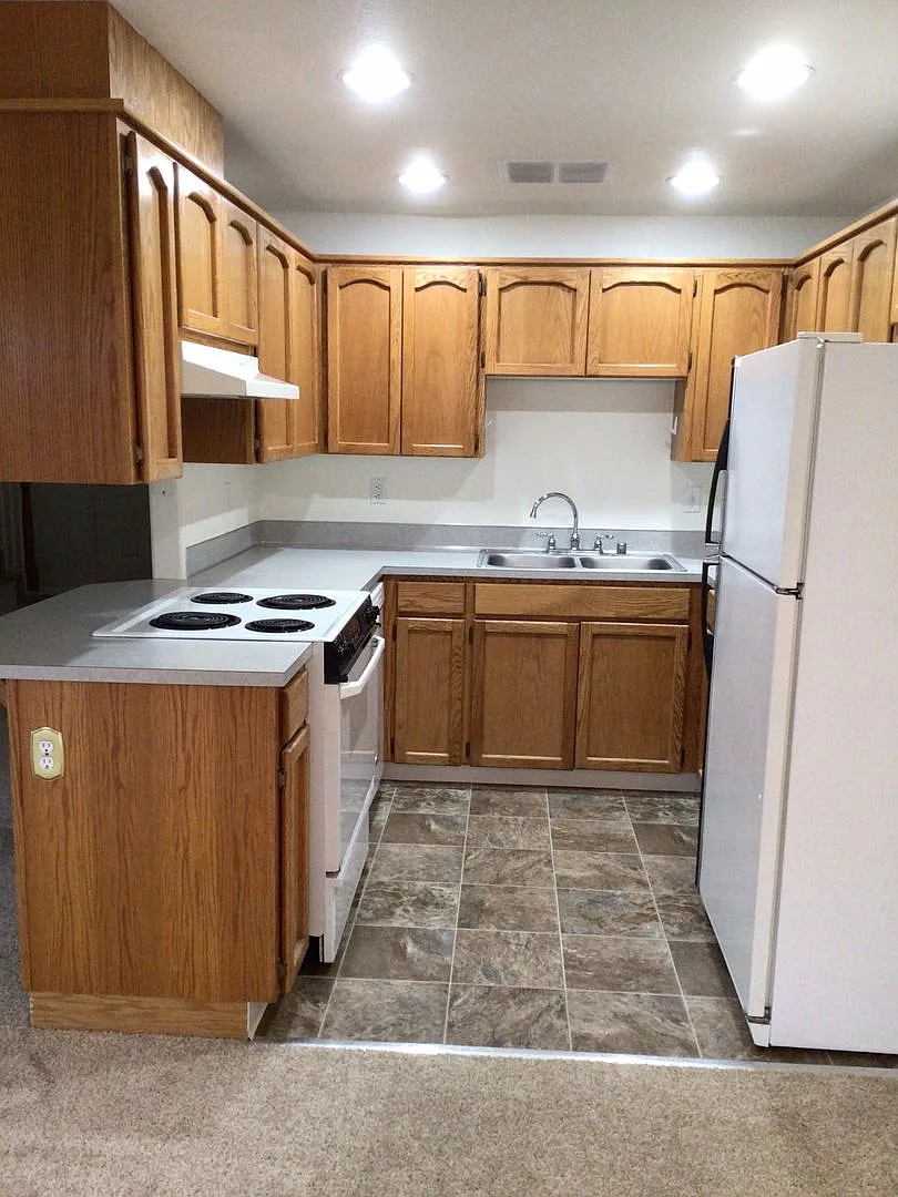 Availalbe Now - Two Bedroom And Two Bath Duplex Unit In Bolton Estates — Photo 3