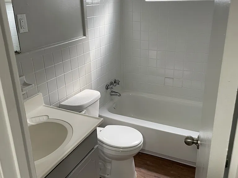 105 N Belvedere Blvd #9 — Photo 7