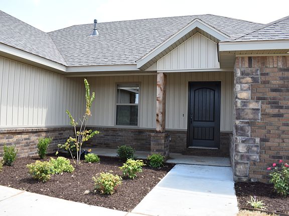 2nd image of 781 Crawford Ln