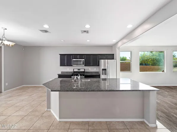 6623 E Via Jardin Verde, Tucson, AZ 85756