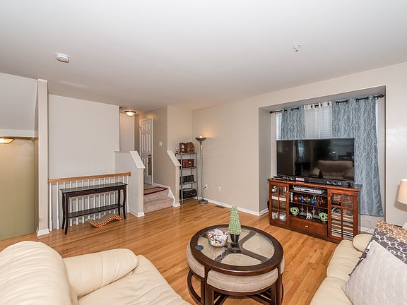 5th image of 55 Indiana Cir