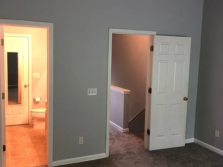 Master Bedroom & Bathroom