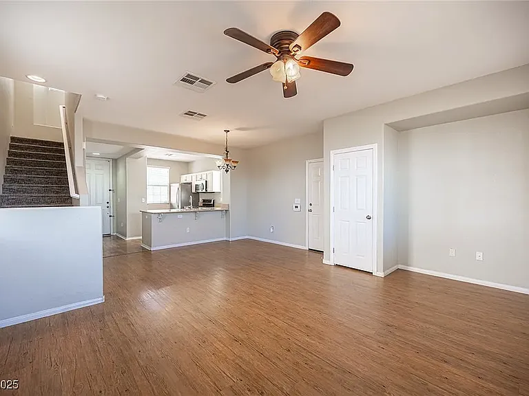 8368 Creek Canyon Ave — Photo 12
