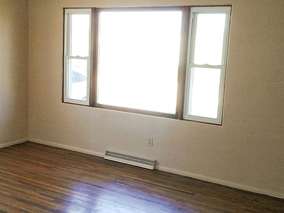 2nd image of 160 Brovan Blvd