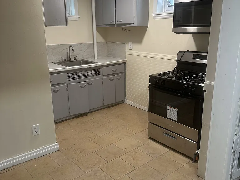 367 Fairview Ave — Photo 18