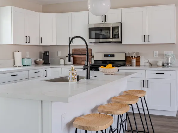 6407 Richard St, San Diego, CA 92115