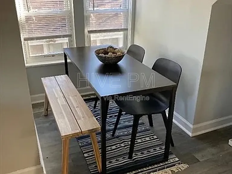 2033 Maple Ave #4 — Photo 4
