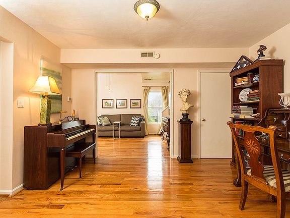 5th image of 7928 Forest Edge Dr