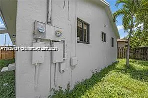 303 NW 7th St #1-2 — Photo 4