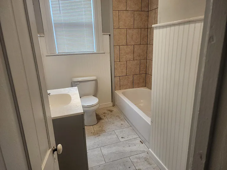 507 N 24th St #2 — Photo 24