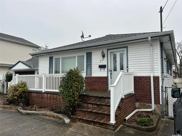 176 Jerusalem Avenue, Massapequa, NY 11758
