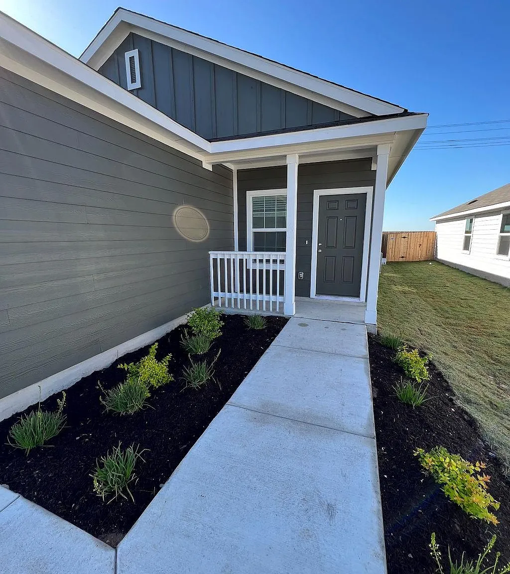 4 bed, 1627 sqft, $1,750 — Photo 3