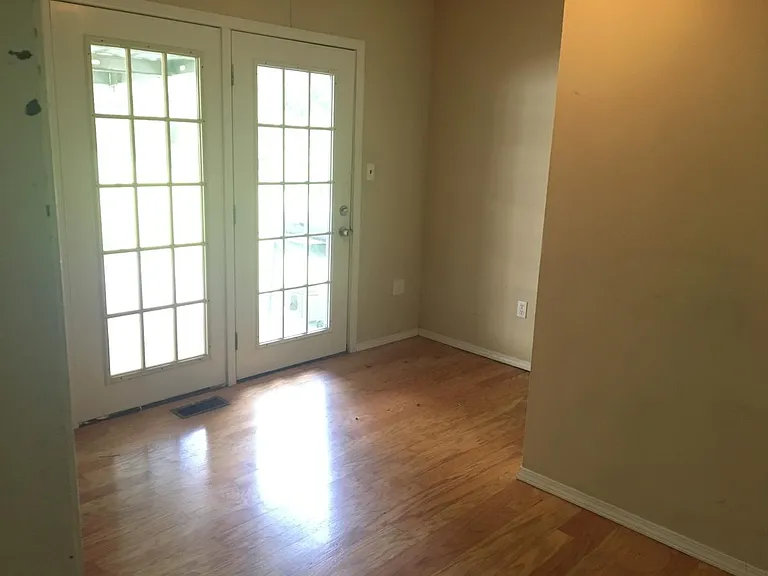 1710 Slaughter Rd — Photo 2